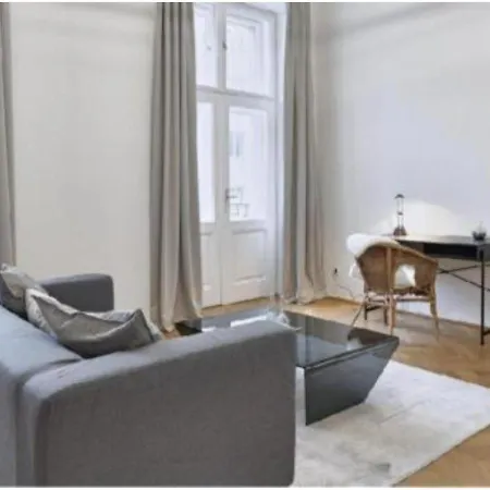 Luxurious, 2 Min To Casino And Roemertherme アパート