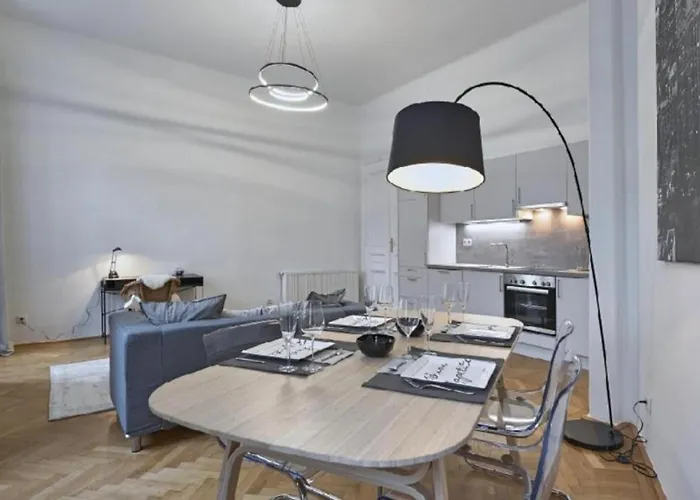 Luxurious, 2 Min To Casino And Roemertherme Appartement