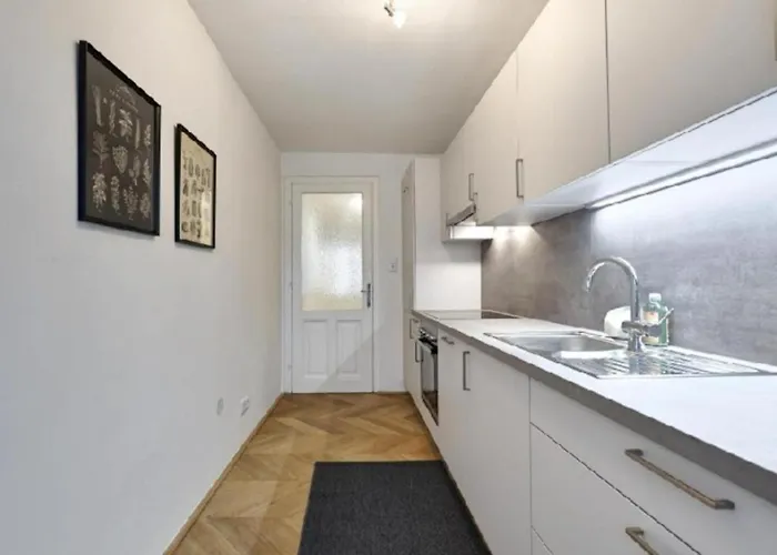 Luxurious, 2 Min To Casino And Roemertherme Appartement *